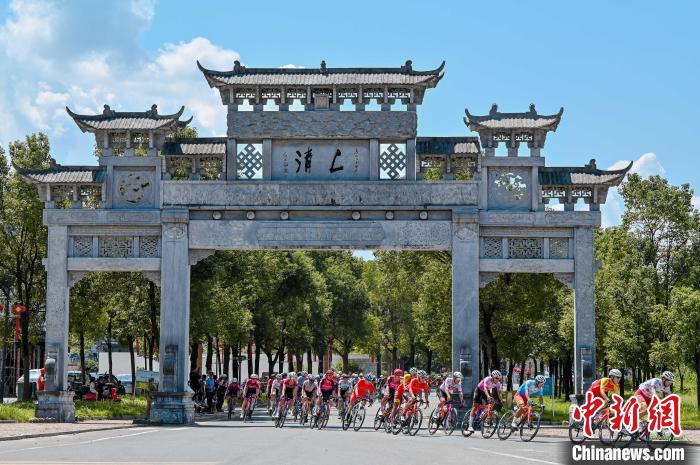 龙虎天下绝 丹霞碧水行：第十一届环鄱阳湖国际